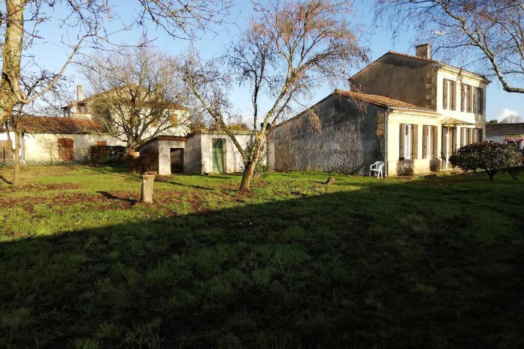 Belle Demeure Avec Espaces Verts Gauriac Kültér fotó